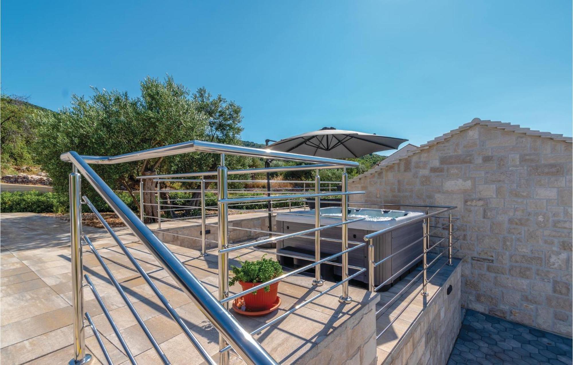 Nice Home In Kneze With Wifi Pupnat Exterior foto