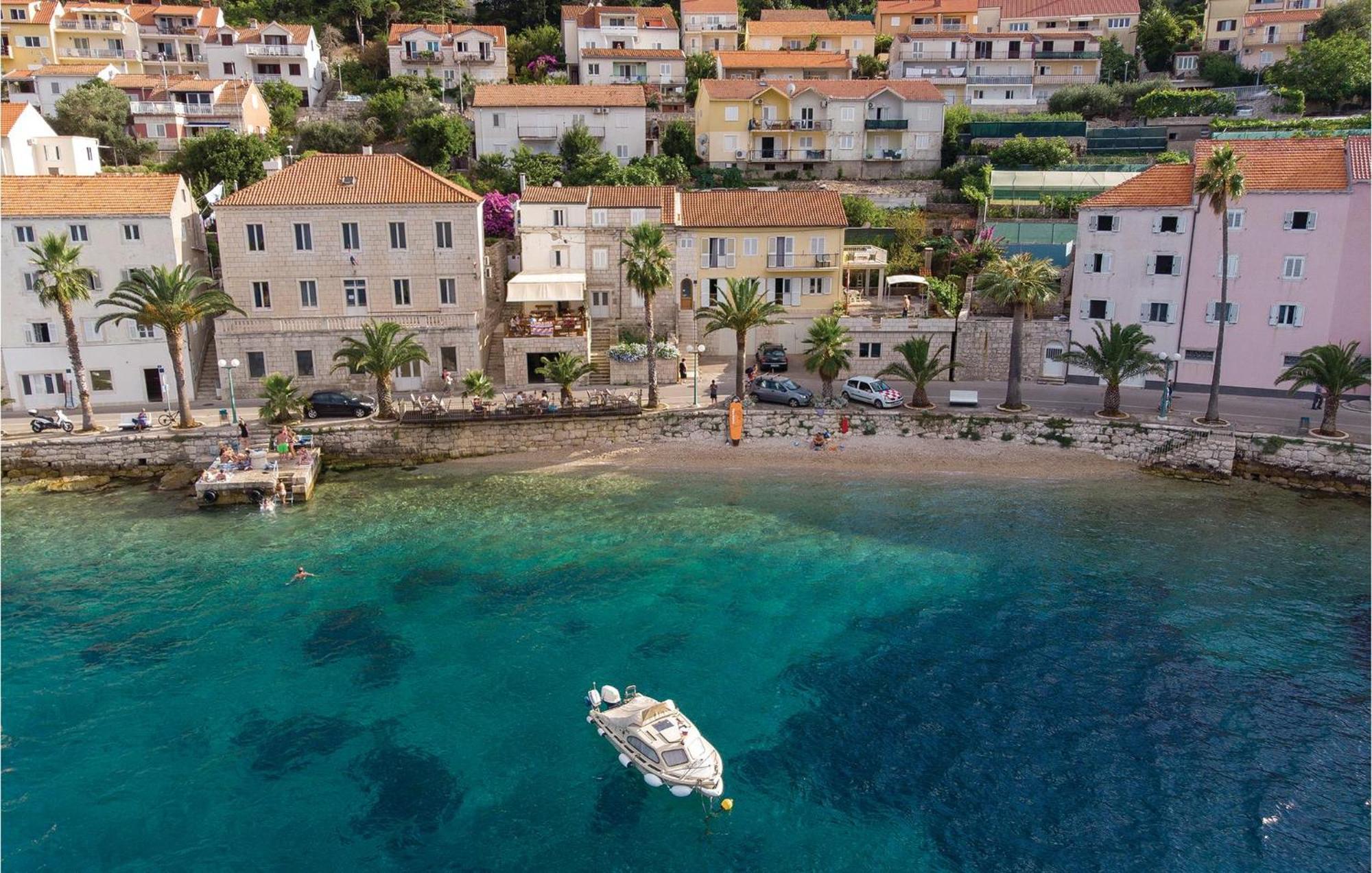 Nice Home In Kneze With Wifi Pupnat Exterior foto