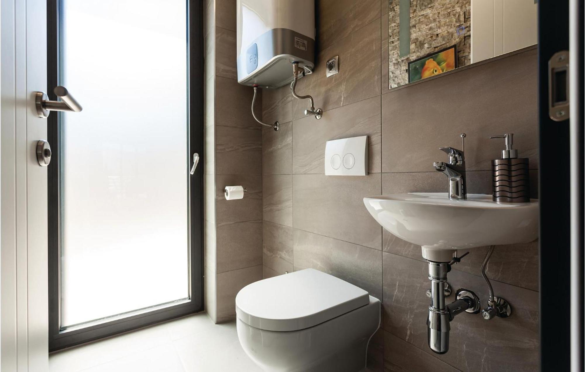 Nice Home In Kneze With Wifi Pupnat Exterior foto
